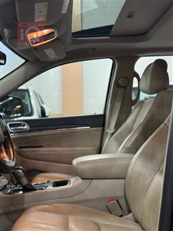 جیپ گراند شیرۆکی